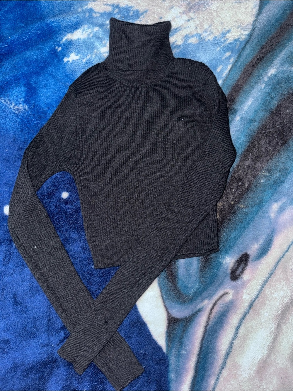 PrettyLittleThing Black Ribbed Cropped Turtleneck Sweater